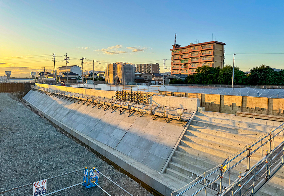 中間点から現場を望む